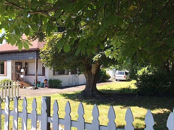 4th image of 2727 Pacific Ave
