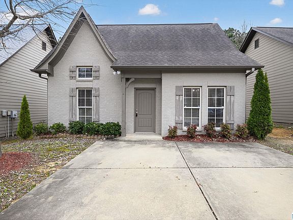 2nd image of 121 Kingston Ct