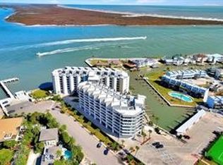1000 N Station St APT 317, Port Aransas, TX 78373