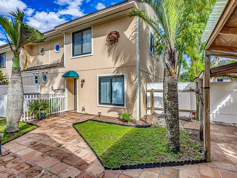 9070 Green Meadows Way — Photo 3