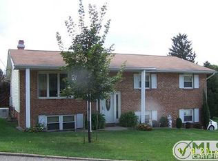 2221 Williamsburg Dr, Glen Dale, WV 26038