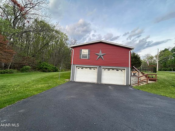 3rd image of 245 Sandy Run Rd