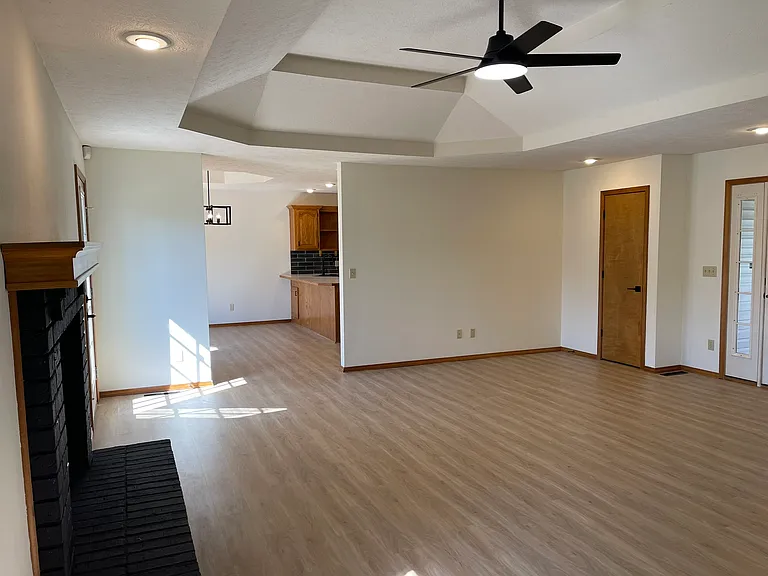 301 N Meadow St — Photo 5