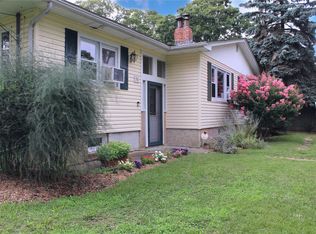 36 Thornwood Dr, Shirley, NY 11967