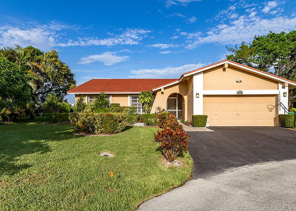 1st image of 5205 Areca Palm Cir