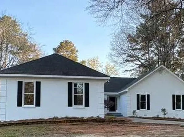 2518 W McIntosh Rd, Griffin, GA 30223