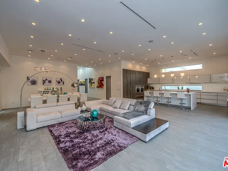 658 N Edinburgh Ave — Photo 6