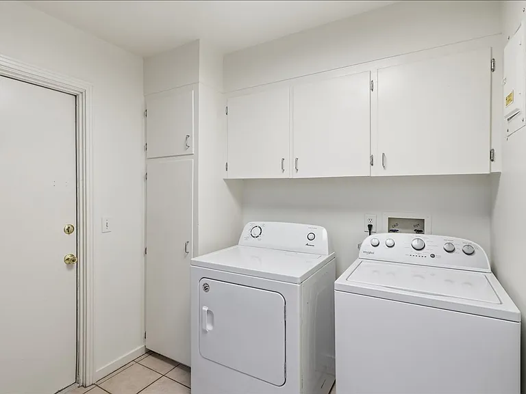 1632 Winchester St — Photo 13
