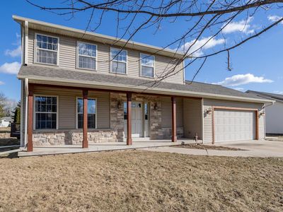 W208 Thompson CIRCLE, Oconomowoc, WI, 53066