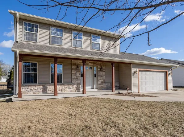 W208 Thompson CIRCLE, Oconomowoc, WI 53066