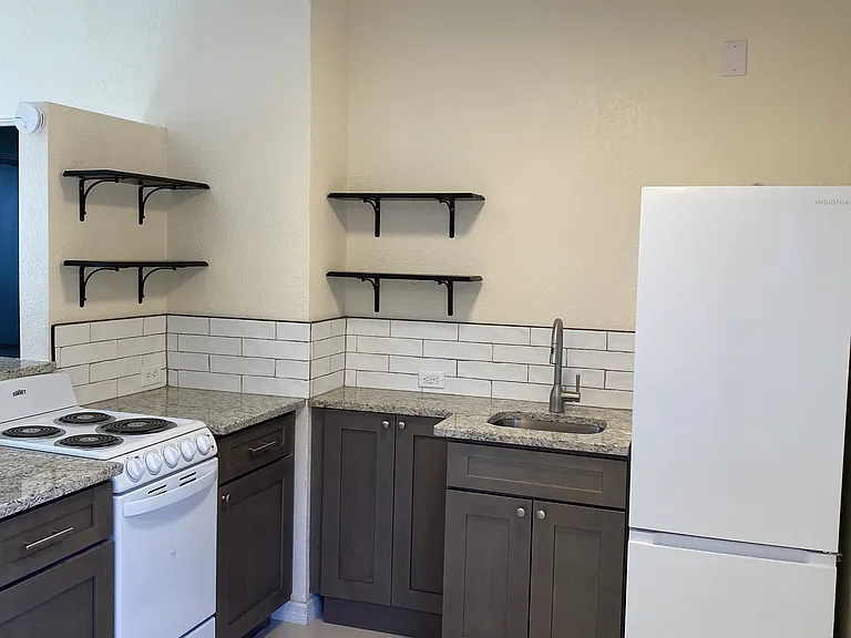 5235 Brosche Rd — Photo 9