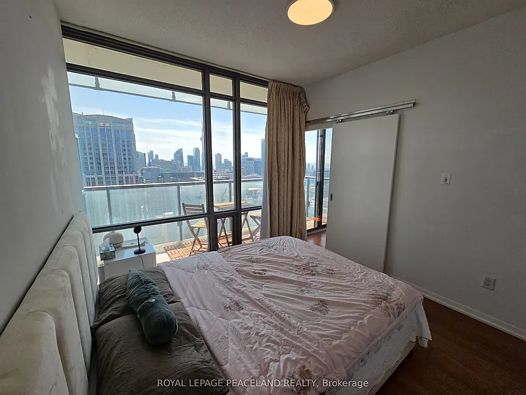 38 Grenville St #4103 — Photo 3