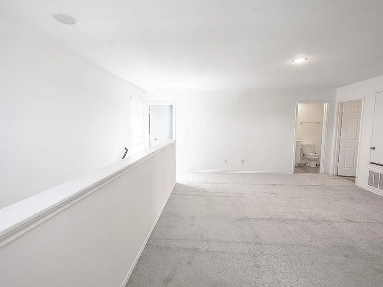 448 English Oak St — Photo 24