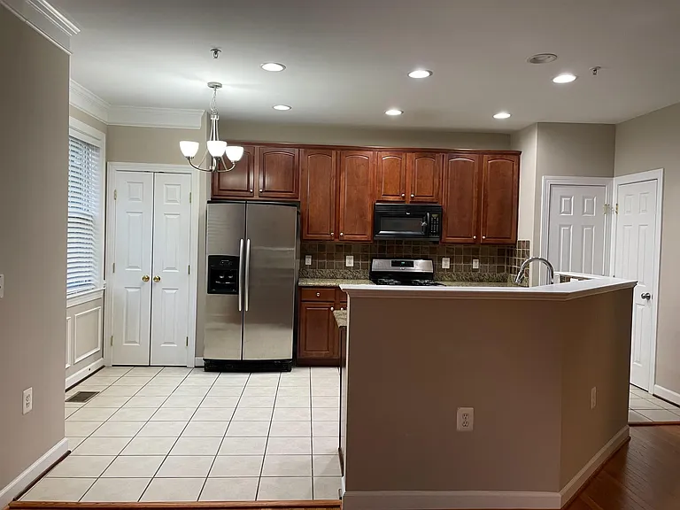 2462 Curie Ct — Photo 2