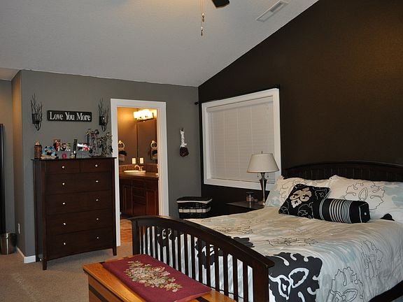 5th image of 5306 NE 95th St