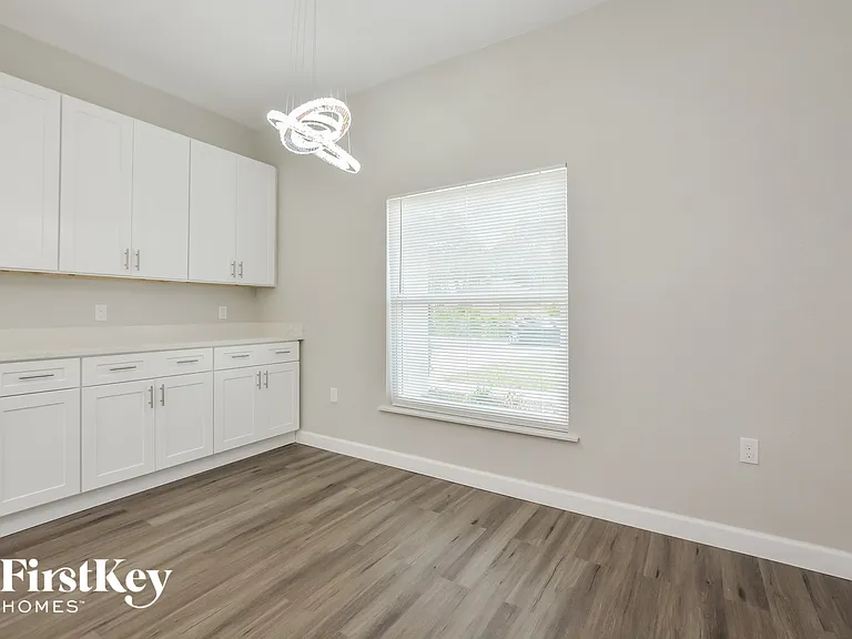 1175 Adams St — Photo 4