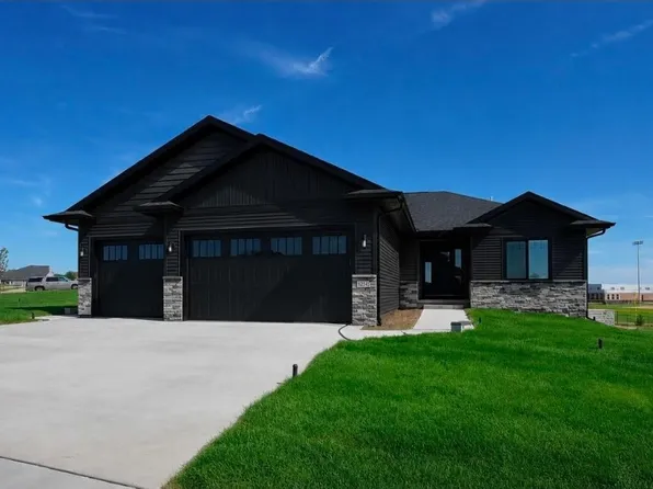 804 Windam Dr, Solon, IA 52333