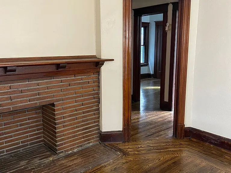 677 Delevan W — Photo 6