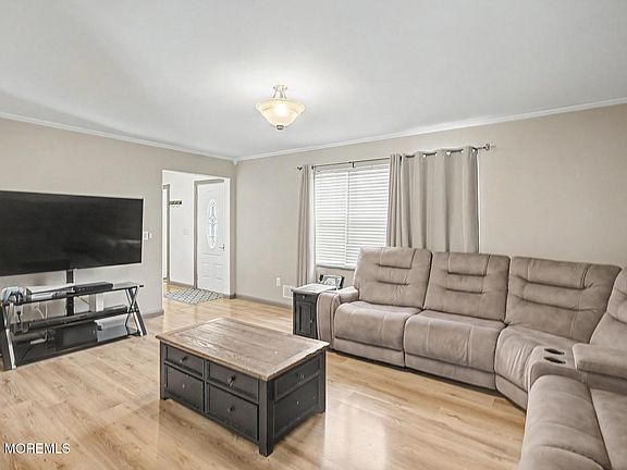 5th image of 442 Mulberry Place