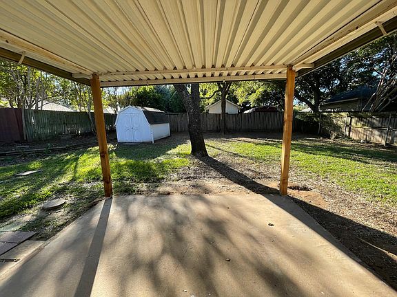 4th image of 2608 Highgate Dr