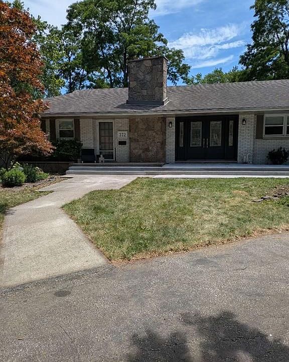 1st image of 372 Brighton Rd #1