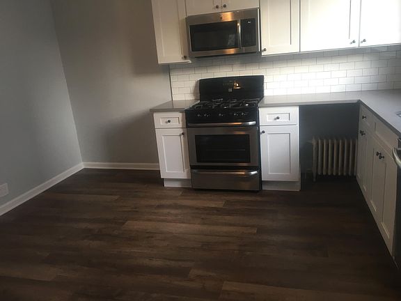 3rd image of 118 Willow St #1
