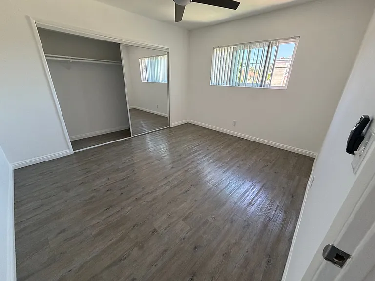 2210 Vanderbilt Ln — Photo 19