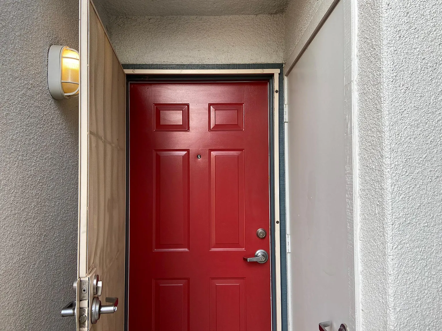 2 bed, 1005 sqft, $1,800 — Photo 2