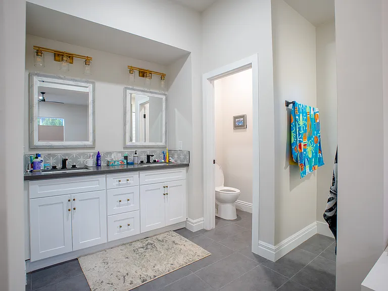 1303 E Campbell Ave — Photo 7