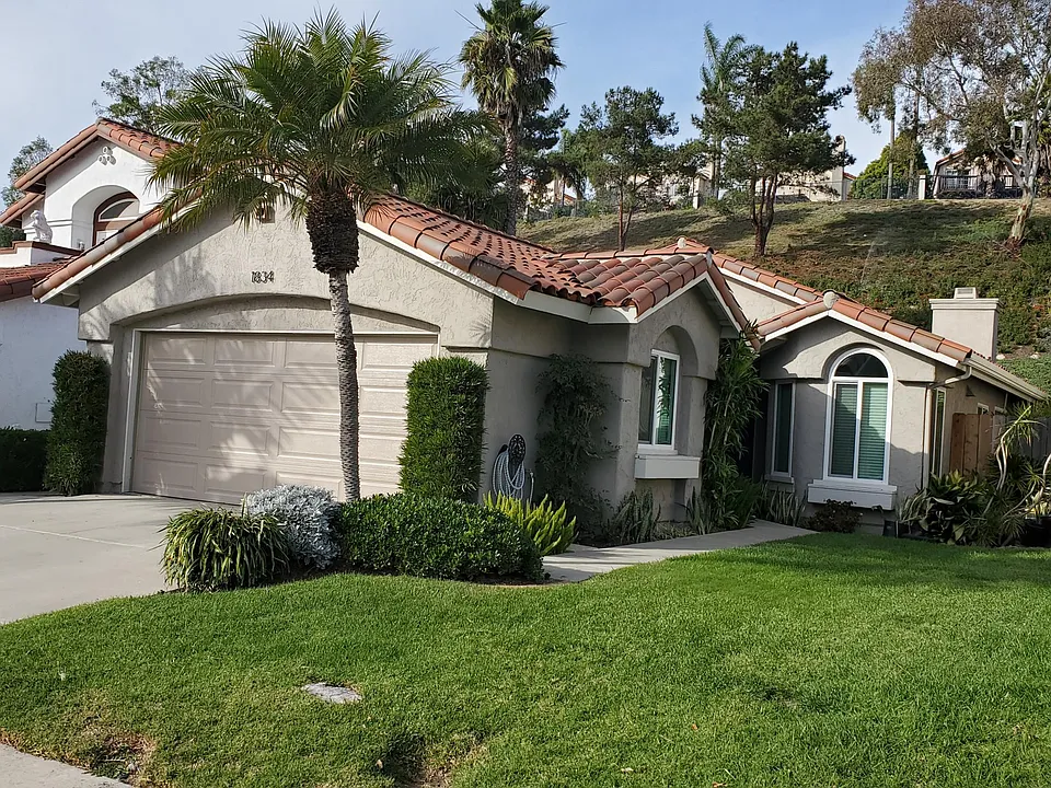 1834 Avenida Sevilla