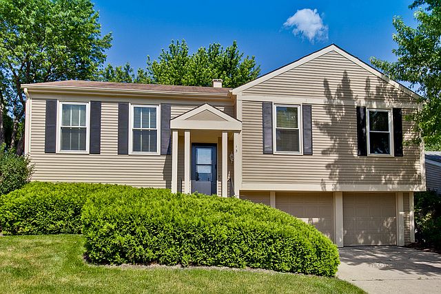 1st image of 13 Montebello Dr
