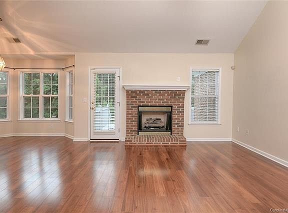 4th image of 118 Bald Cypress Ln