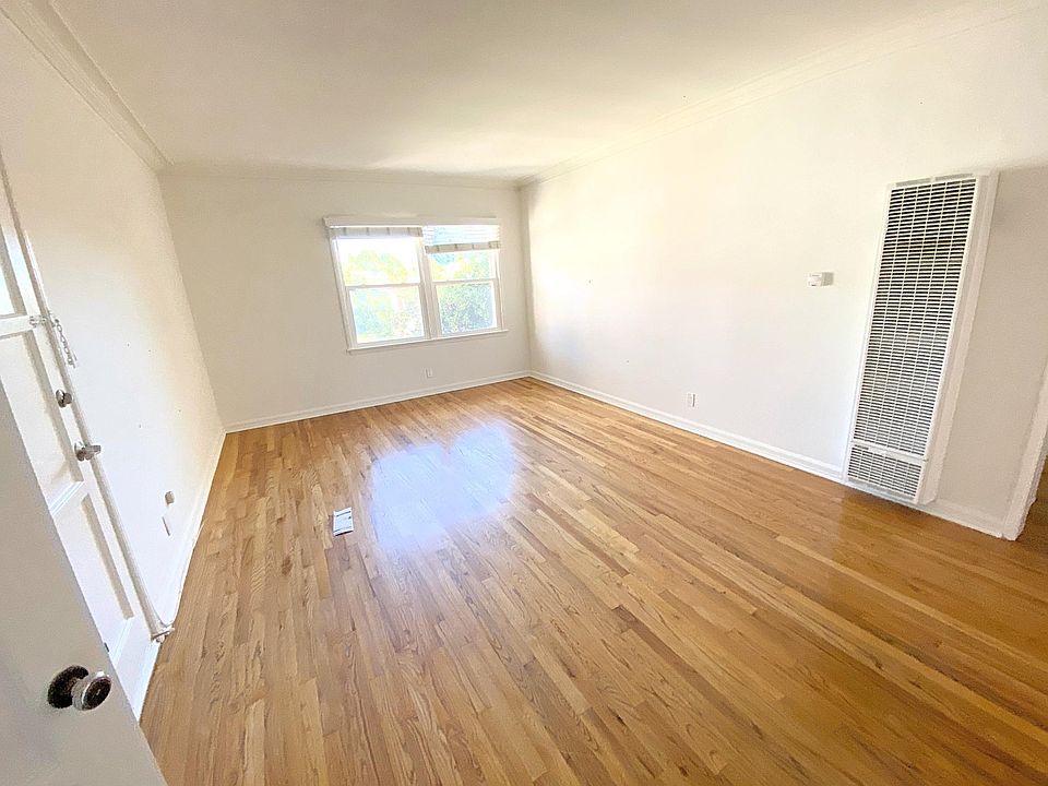 1st image of 1107 Bay St APT C
