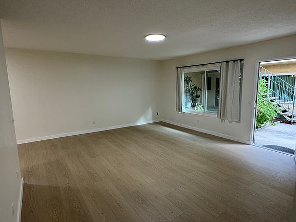 2nd image of 1036 Winchester Ave #3