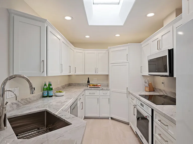 1046 Fairway Rd — Photo 10