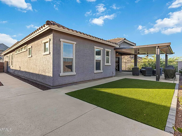 21261 W Virginia Ave — Photo 39