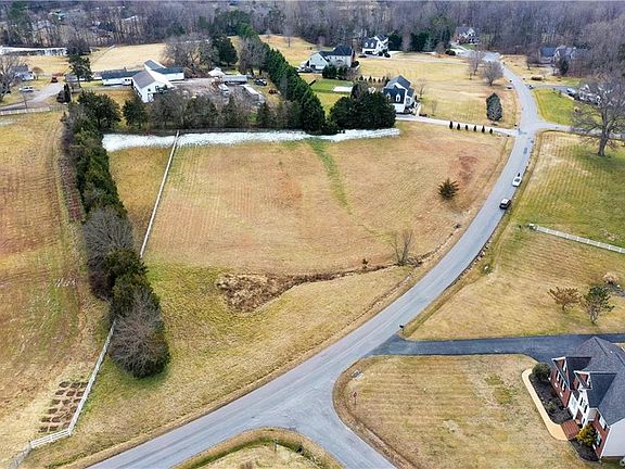 3rd image of 1009 The Preserve Dr