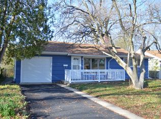 110 N Knollwood Dr, Wheaton, IL 60187