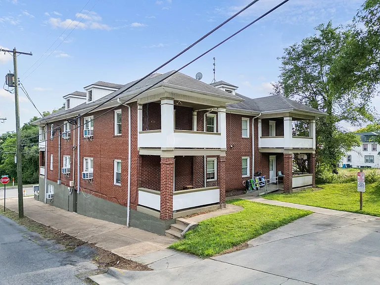 Gilmer Apartments — Photo 27