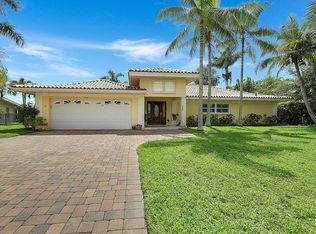 1738 Southpointe Dr, Sarasota, FL 34231