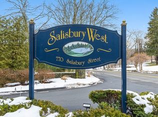 770 Salisbury St APT 328, Worcester, MA 01609