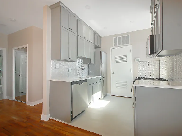 54-60 McWhorter St — Photo 5