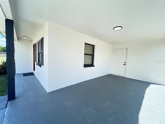 3rd image of 2952 Morris Dr