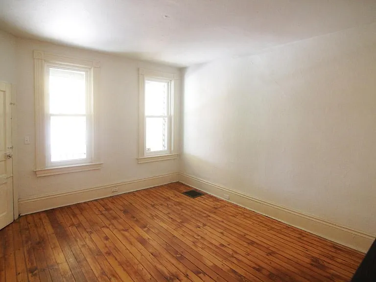 208 Green St #1 — Photo 7