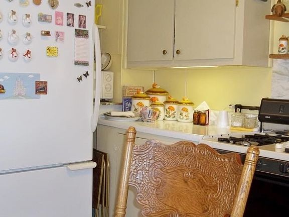 5th image of 312 E Vine St