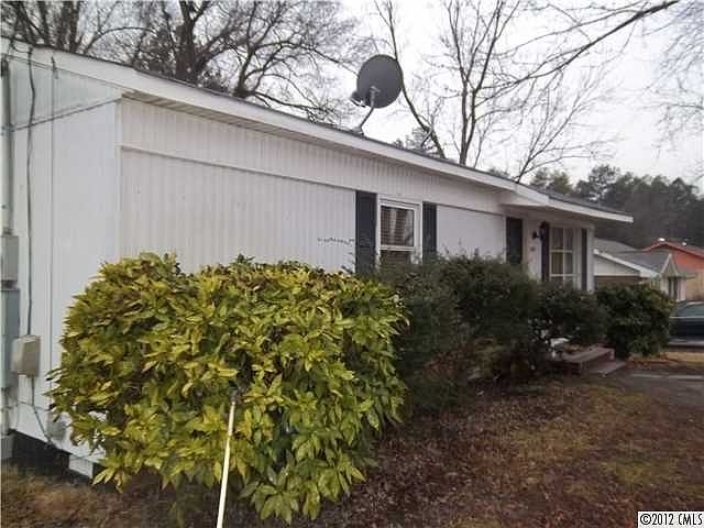 1st image of 2910 Crawford Ave