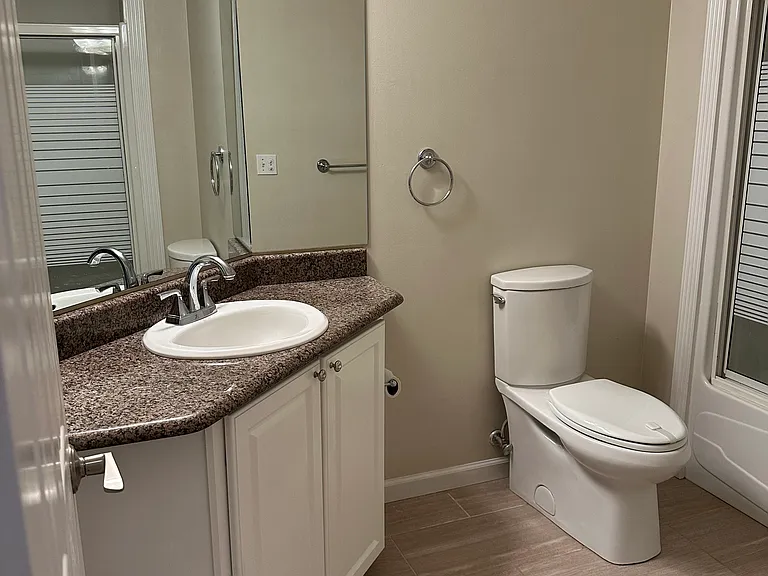 232 Adams Pointe Blvd #5 — Photo 16