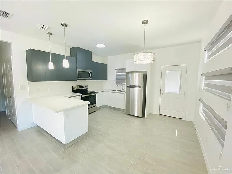 1621 W Sumitt Dr #1 — Photo 7