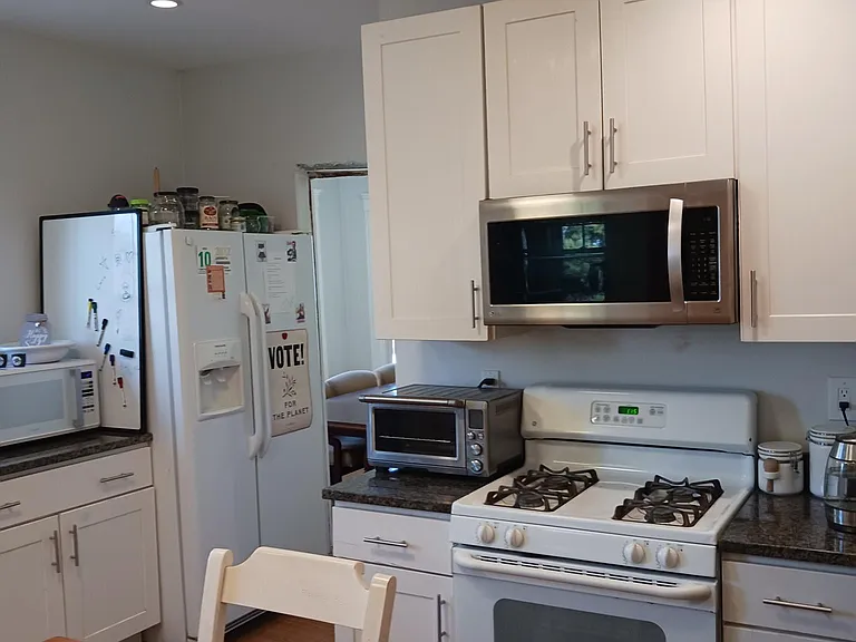 453 Huron Ave #2 — Photo 6