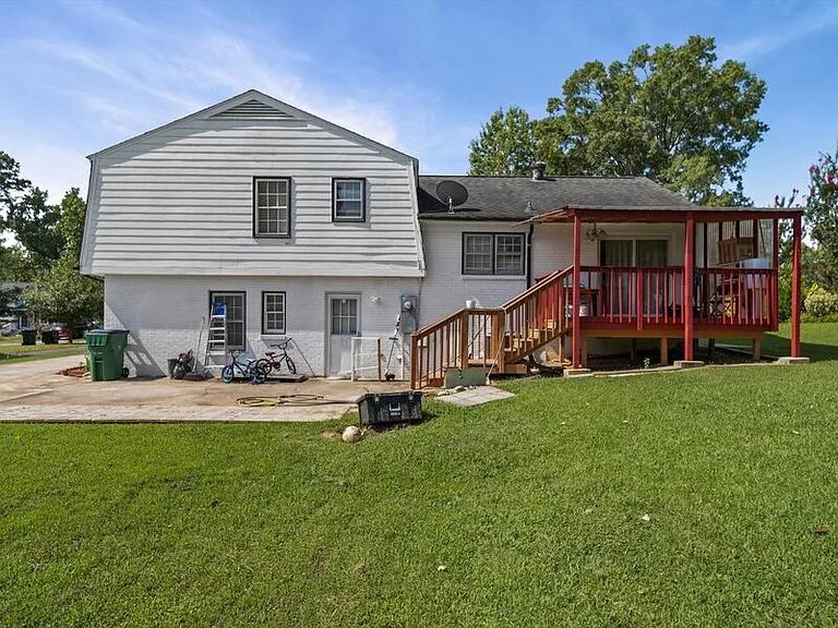 335 Meadowdale Ln — Photo 37